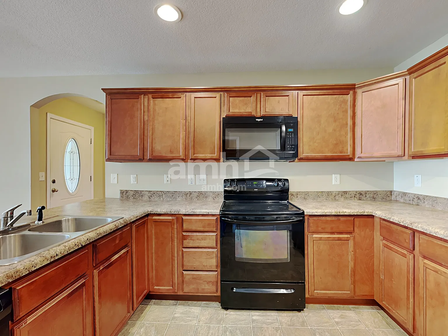 3 bed, 2.0 bath, 1705 sqft, $1,875 — Photo 3