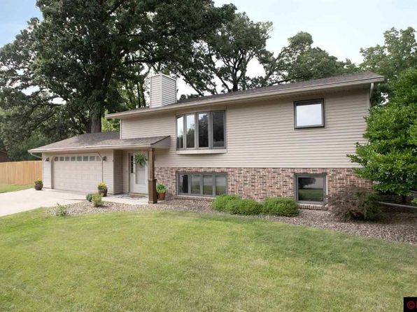 4 Woodland Dr, New Ulm, MN 56073
