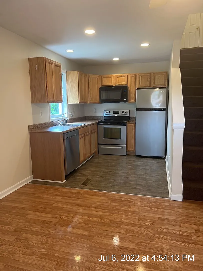 245 Kingwood - Apt. A — Photo 2