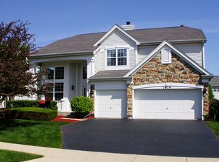 1614 Montclair Dr, Elgin, IL 60123