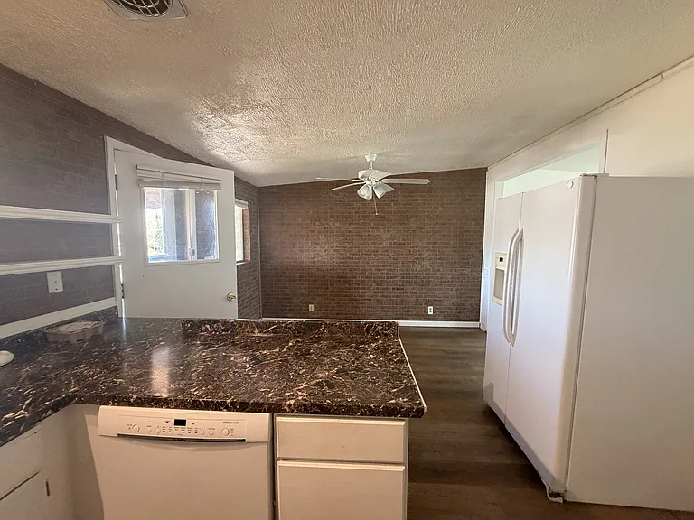 589 Oquirrh Ave — Photo 5