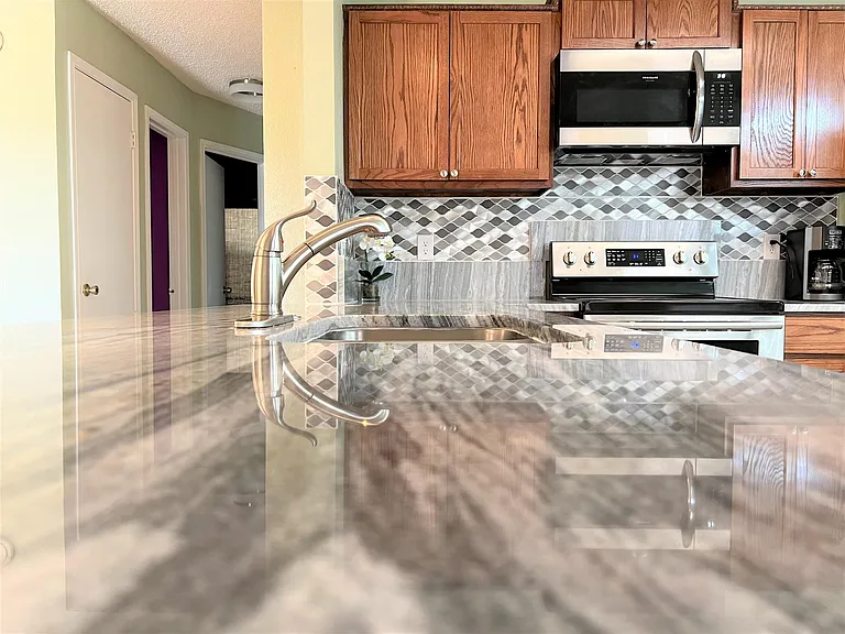 505 Valley Spring Dr — Photo 2