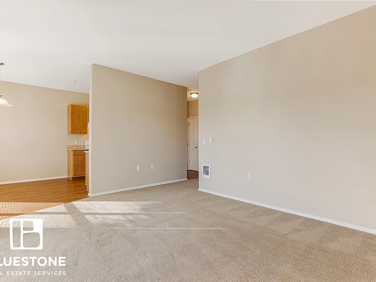 Hawk's Point Apartments — Photo 38