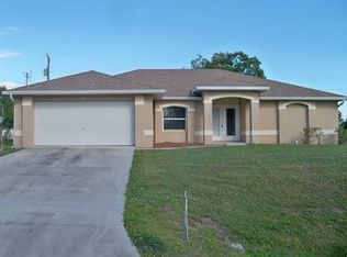 633 SW 11th Pl, Cape Coral, FL 33991