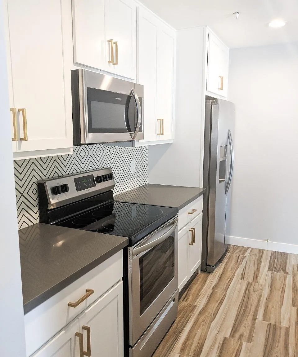 2 bed, 1140 sqft, $2,350 — Photo 3