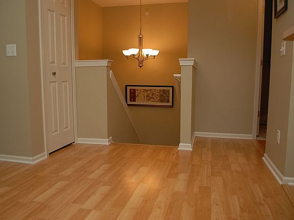 5th image of 22205 Alexa Dr #1