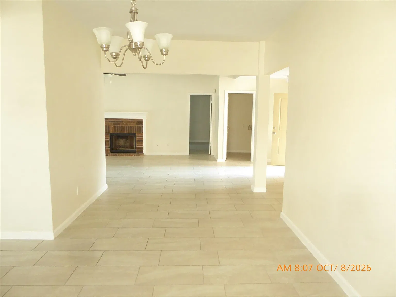 3 bed, 2.0 bath, 1821 sqft, $1,900 — Photo 4