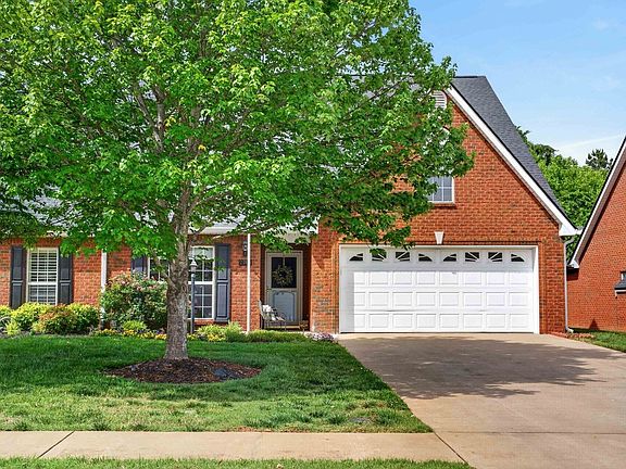 3rd image of 2766 Waywood Dr