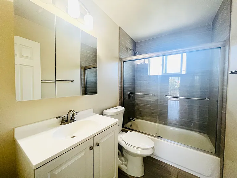 1290 Brookfield Ave — Photo 7