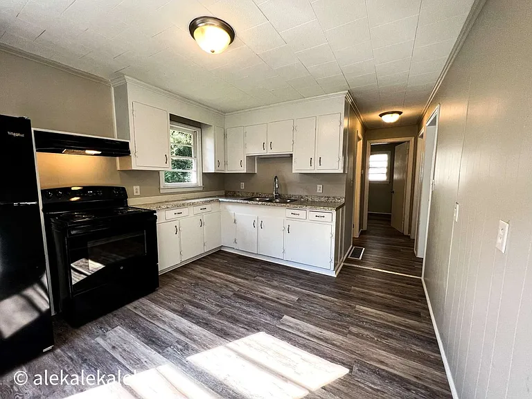 1006 E Devonshire St — Photo 7