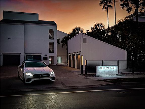 3rd image of 450 Beach Rd APT 4