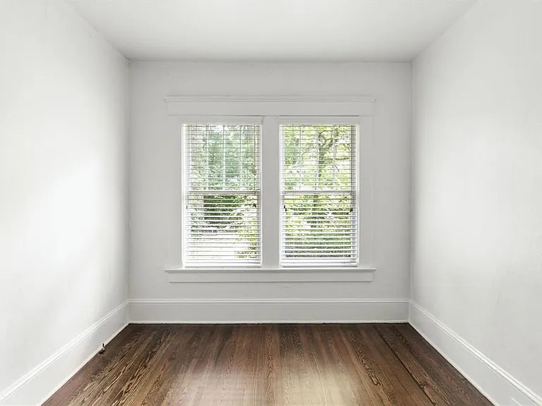1047 Greencove Ave NE — Photo 15