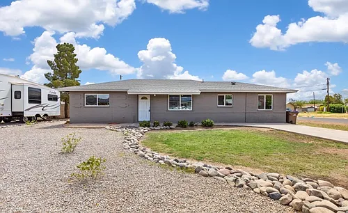 1224 N Palm Ln Photo 1