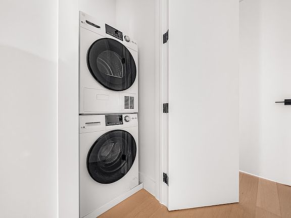 4th image of 110 Reade St APT 6