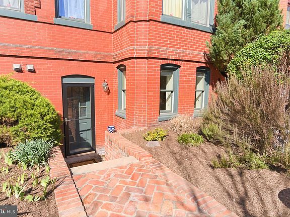 4th image of 226 5th St SE APT 102