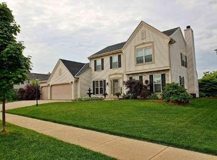 1005 Parkton Dr, Waukesha, WI 53189