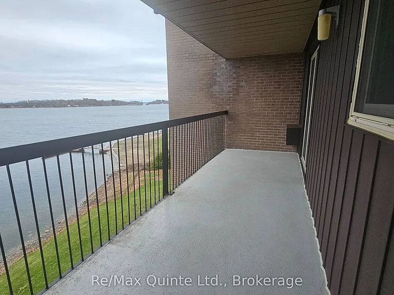 610 William St S #404 — Photo 11