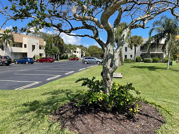 Main entrance to Canaveral Bay with Unit #211 in the building on the right