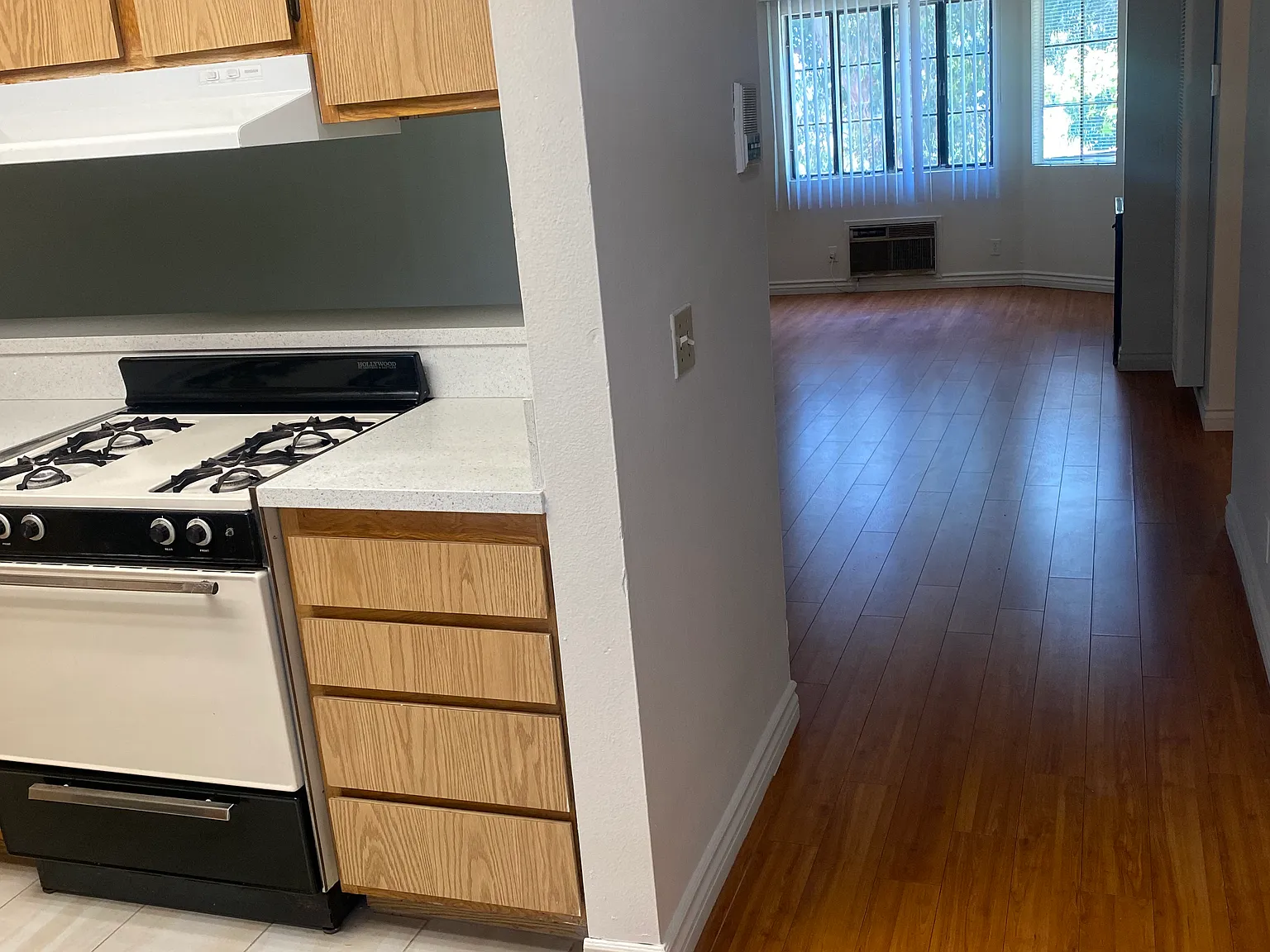 Diamond Head Apartments — Photo 2
