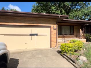 2070 Newcome St, Richmond Heights, OH 44143