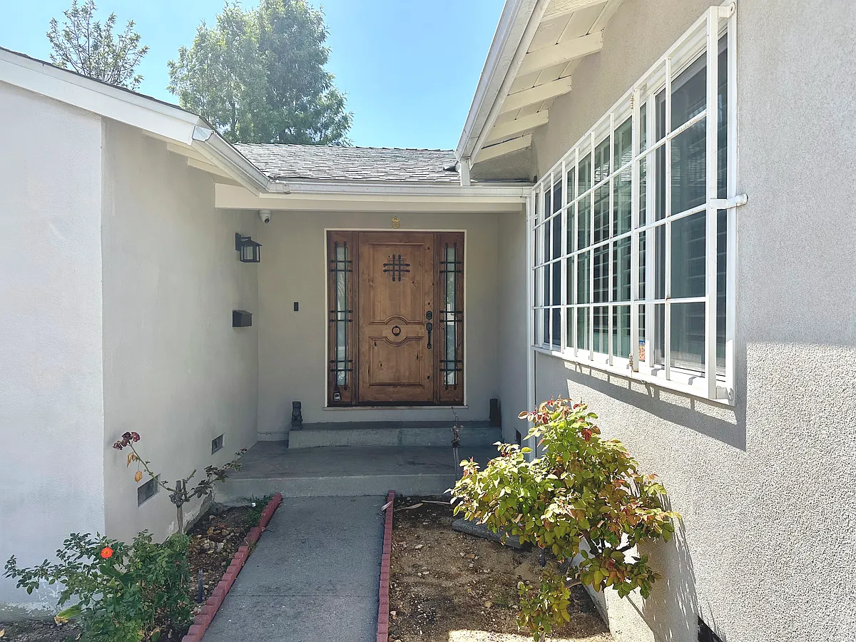 Building Photo - 248 Bloom Dr