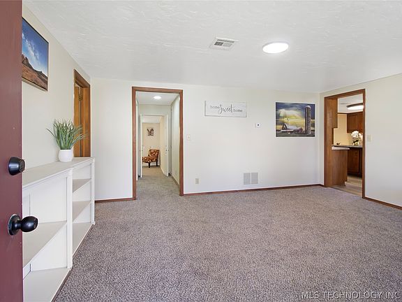 2nd image of 31206 E 683rd Rd