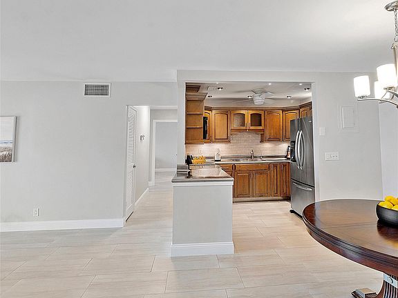 5th image of 6243 Bay Club Drive #3