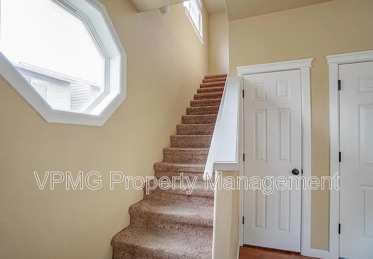 7809 NE 24th Ct — Photo 10