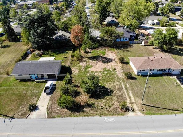 809 Bella Vista Rd #1, Bentonville, AR 72712