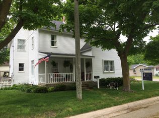 401 May St, Charlevoix, MI 49720