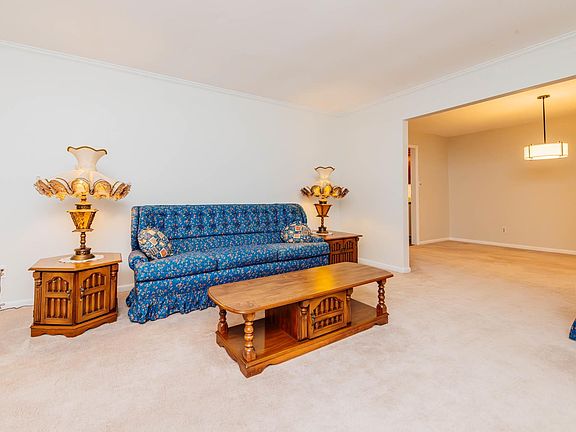 2nd image of 515 Kimberly Rd