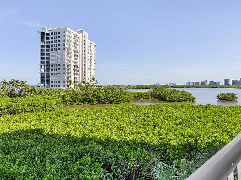 50 Seagate Dr #302B — Photo 21