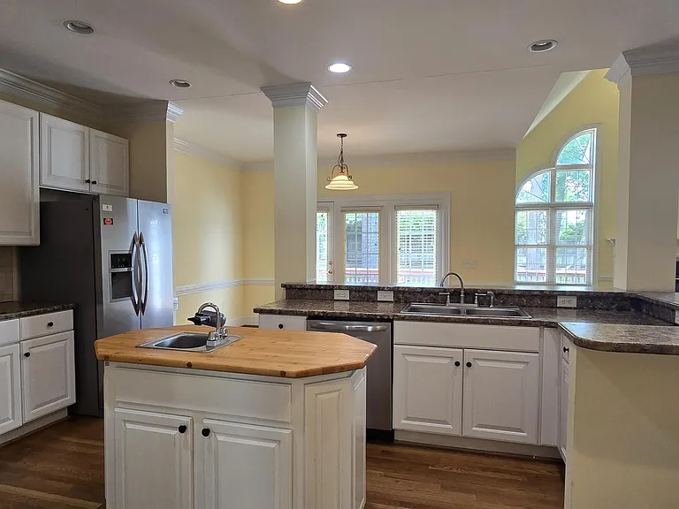 4208 Leicester Ct — Photo 13