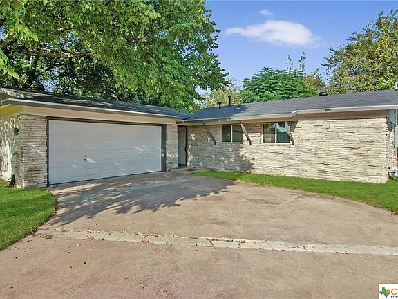 2nd image of 1116 Chippendale Dr