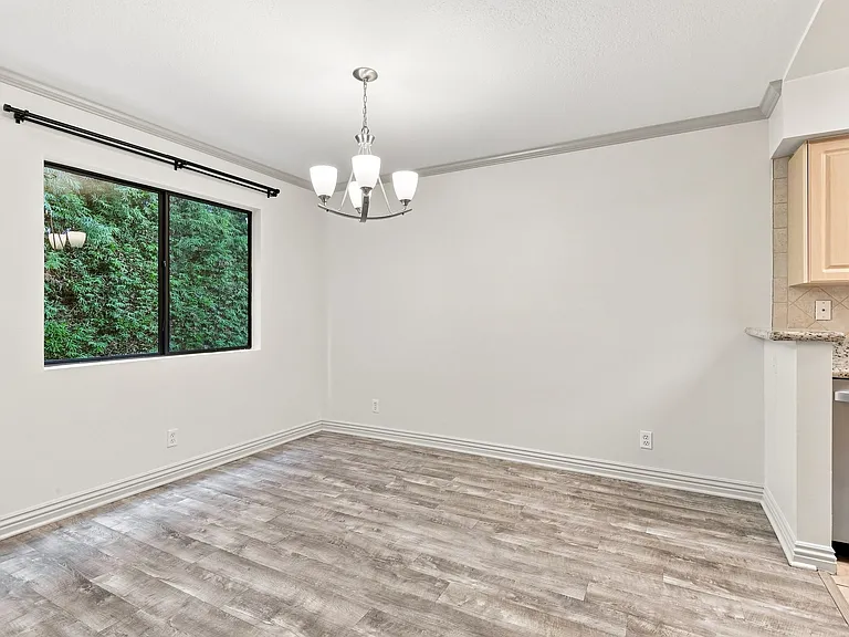 4247 Matilija Ave #102 — Photo 12