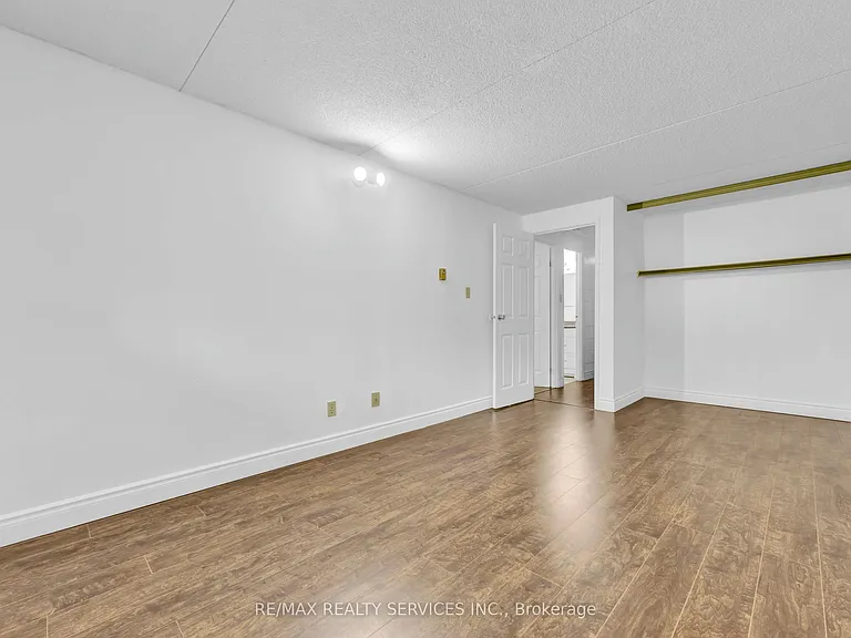 30 Hickory St E #103 — Photo 23