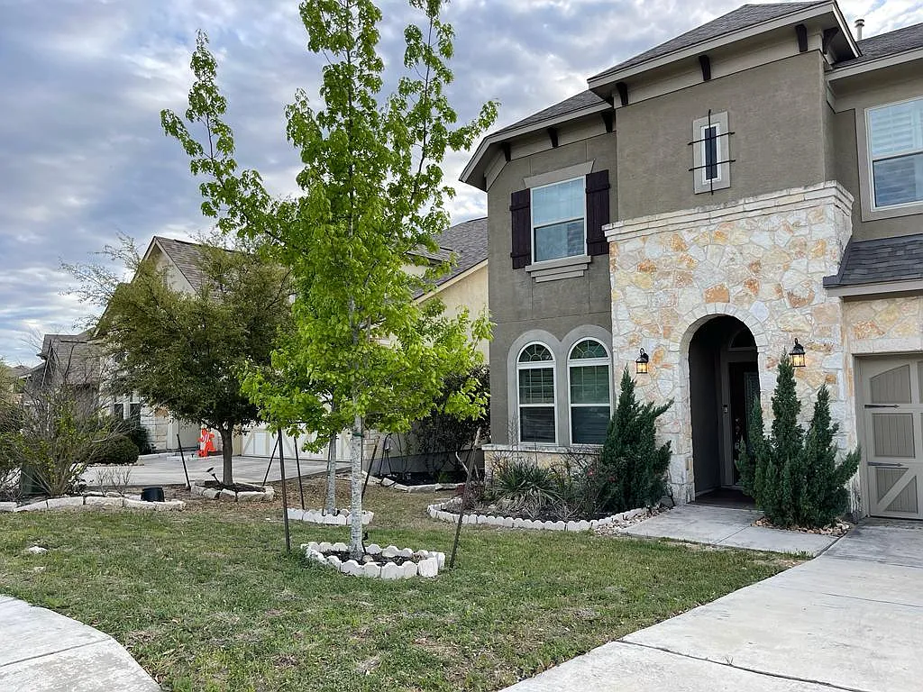 4 bed, 3209 sqft, $3,500 — Photo 3