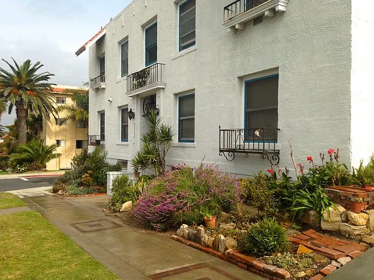 3700 S Pacific Ave #1 — Photo 1