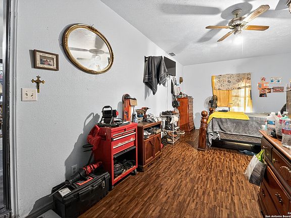 5th image of 808 N Adams