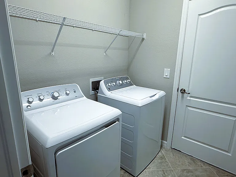 9444 Glenforest Dr — Photo 14