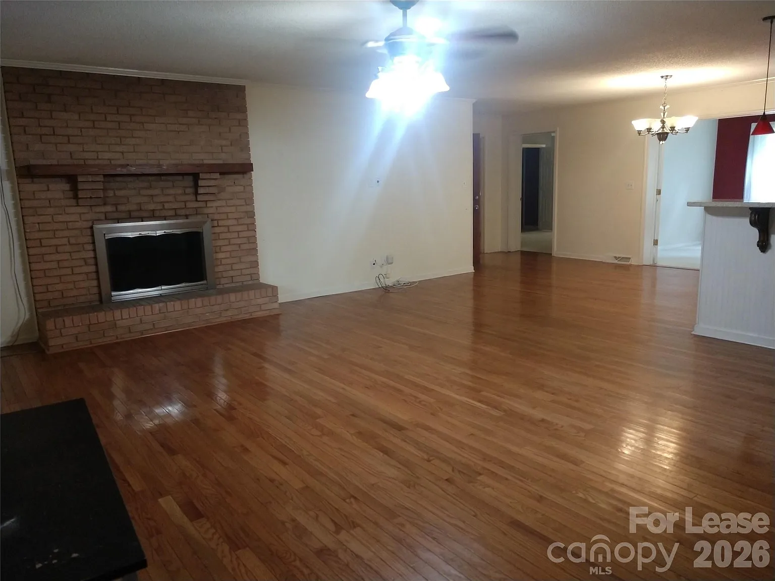 4 bed, 3.0 bath, 2286 sqft, $2,850 — Photo 3
