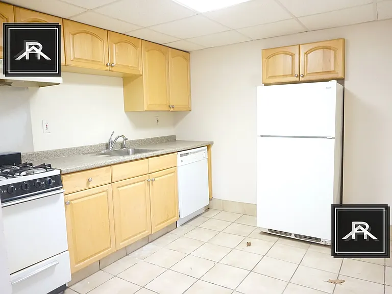 17 Glenville Ave #15 — Photo 11