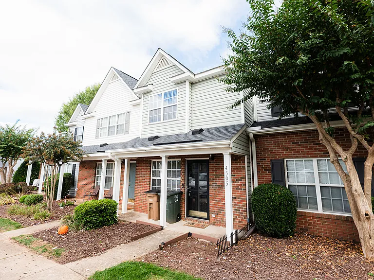 4505 Cross Ridge Ln — Photo 2