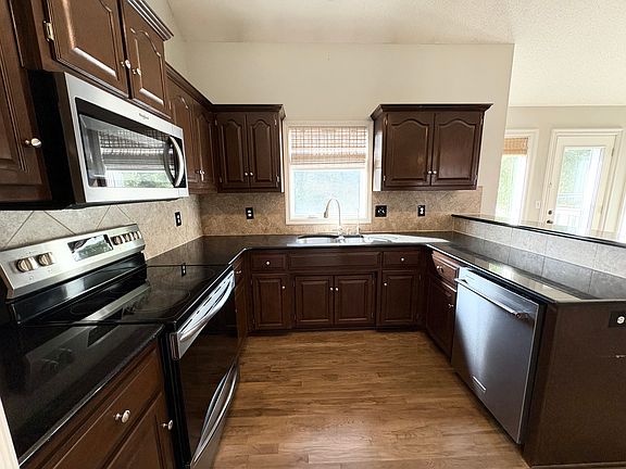 3rd image of 15535 NW 127th St