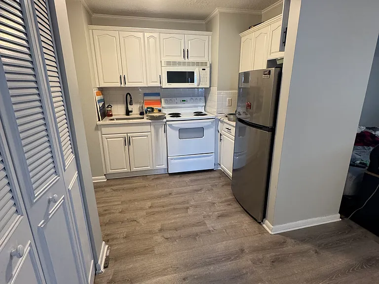 21 Walnut St #1 — Photo 4