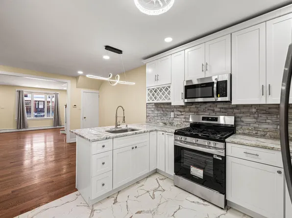 4841 D St, Philadelphia, PA 19120