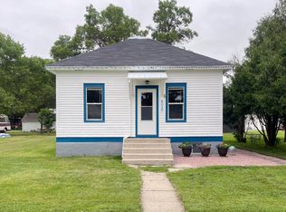 608 W Schley Ave, Linton, ND 58552