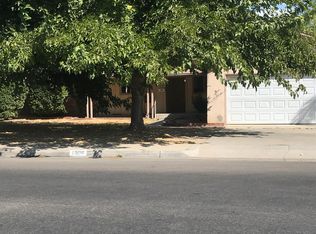 1206 Greenwood Ave, Sanger, CA 93657