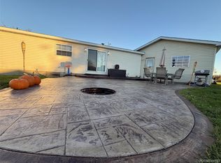5106 Hawthorn Dr, Brown City, MI 48416