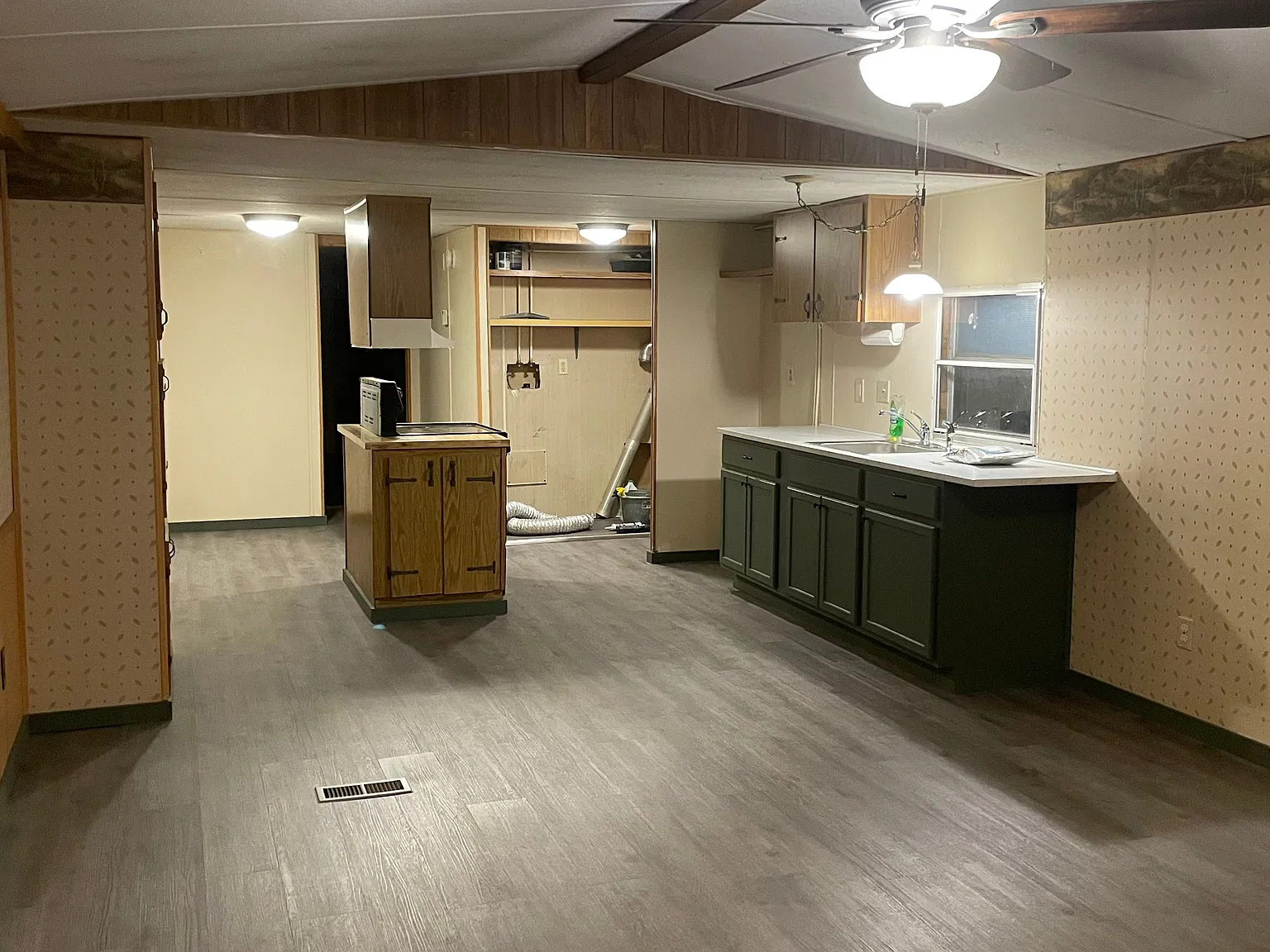 2 Bedroom, 2 Bath Home in Maple Heights Community — Photo 3